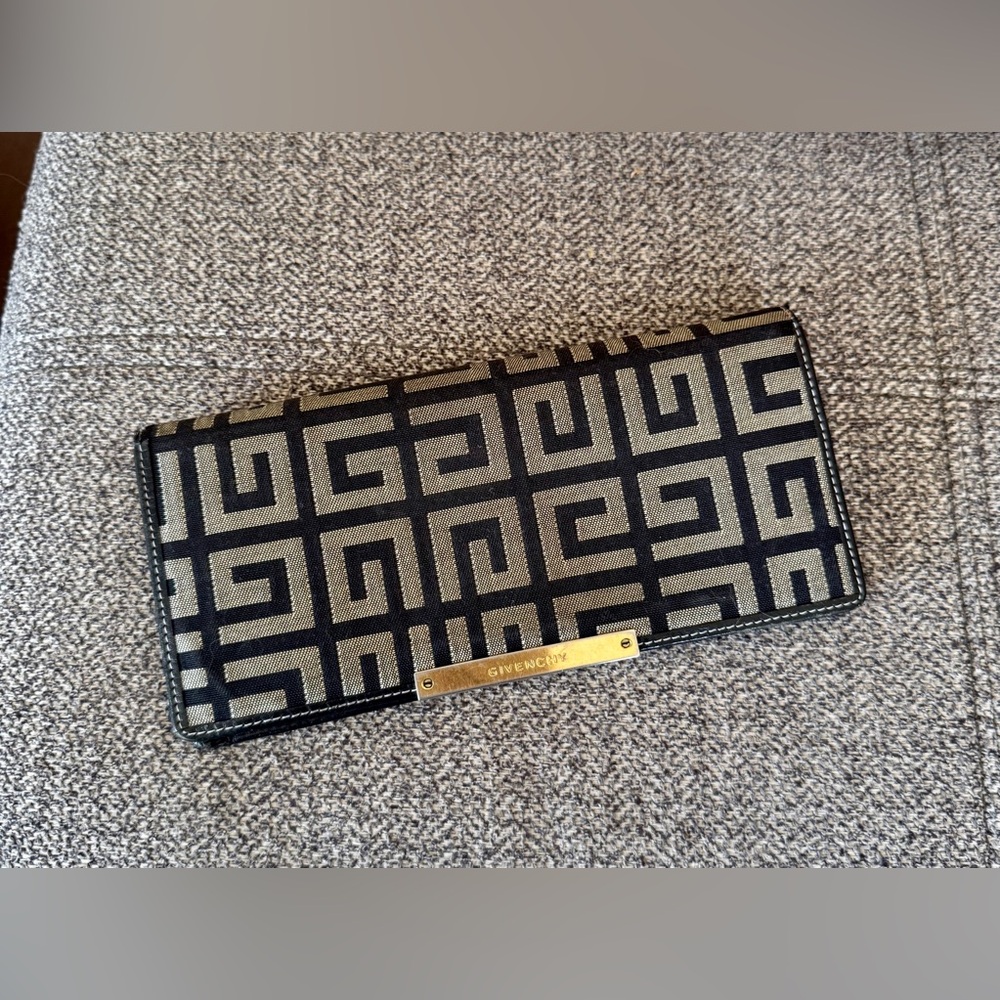 Givenchy Black & Taupe Signature Geometric Wallet - Picture 6 of 10